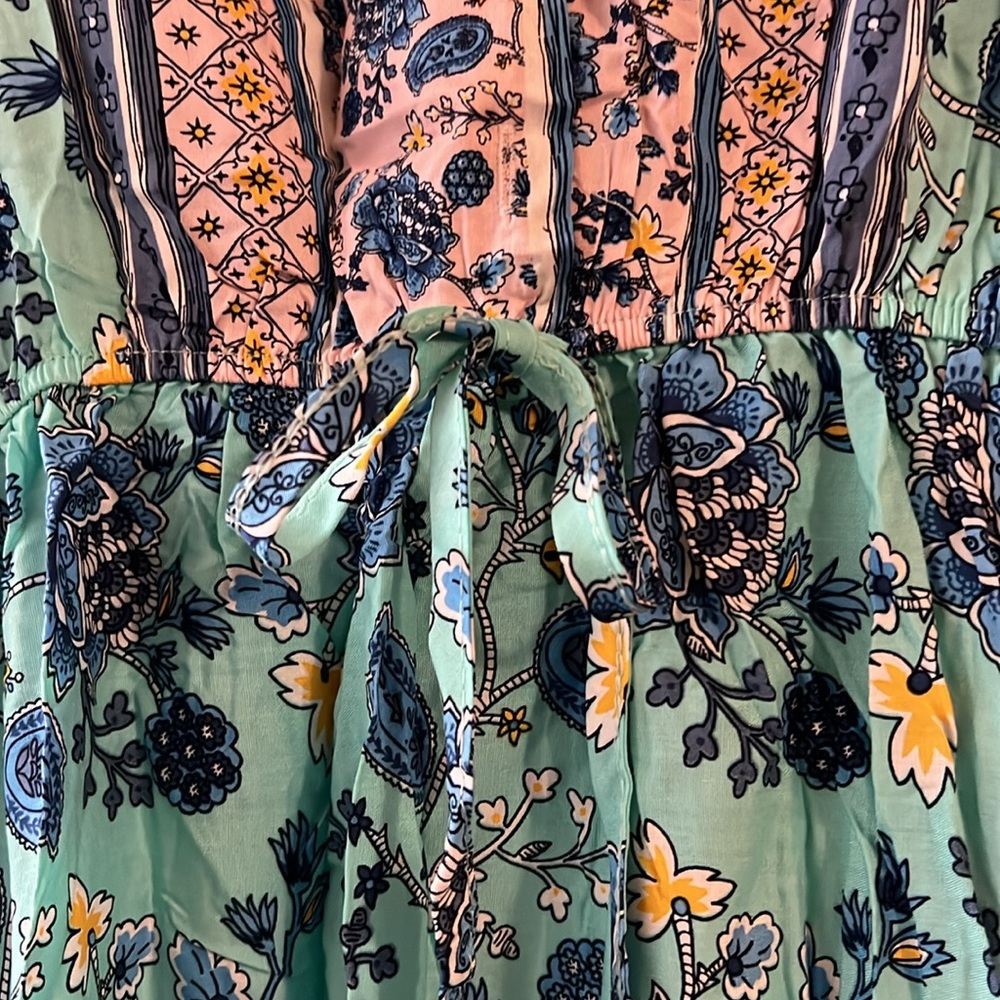 Dress - Picture 3 of 4